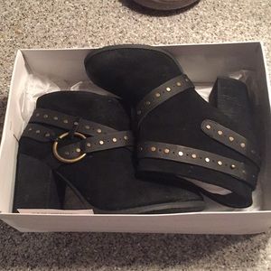 Calvin Klein Daisy Waxed Suede Black Shoes